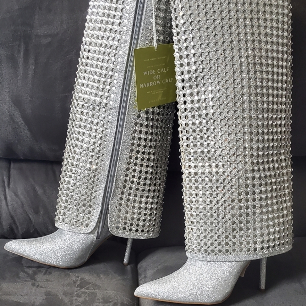 ✨ GIANNI BINI SILVER CRYSTAL HEELED BOOTS ✨Brand: Gianni Bini  Size: 7.5  Co